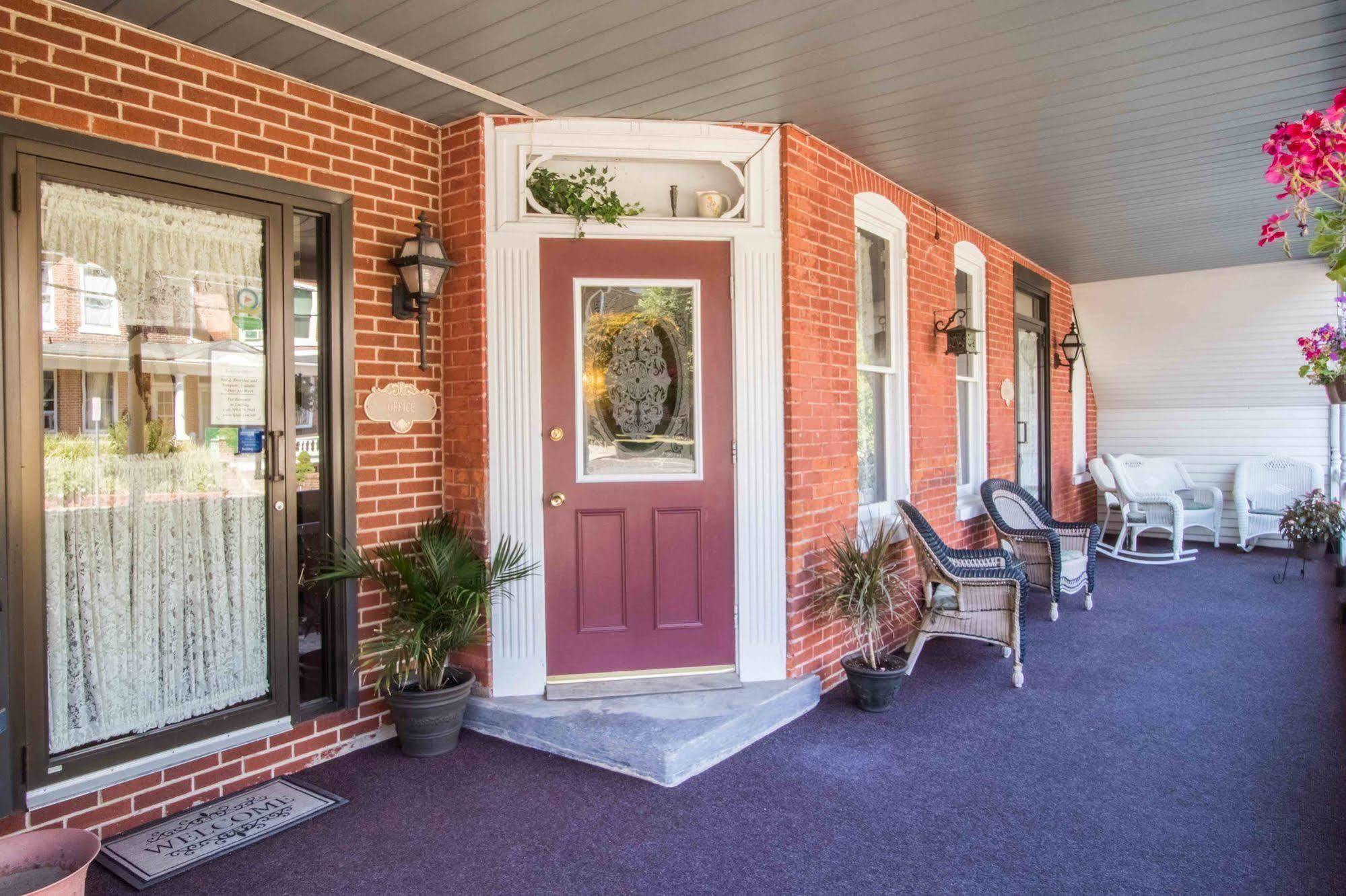 The Globe Inn East Greenville Exterior photo